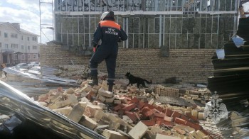 Люди могут оказаться под завалами обрушенного дома в Татарстане