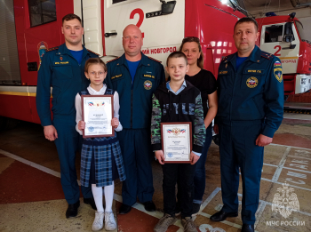 Двоих детей наградили за помощь на пожаре в Нижнем Новгороде (ВИДЕО)