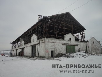 Снос ограждающих конструкций пакгаузов с историческими металлоконструкциями на Стрелке в Нижнем Новгороде