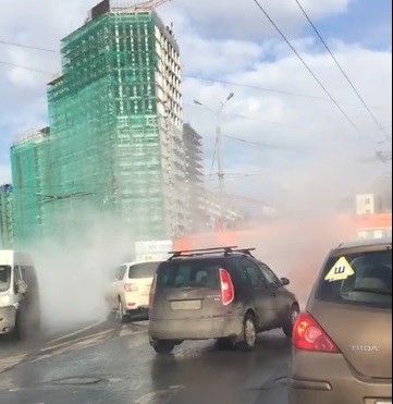 Площадь Свободы в Нижнем Новгороде 28 марта затопило кипятком (Видео)