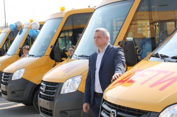  Образовательным учреждениям Нижегородской области передано 46 автобусов
