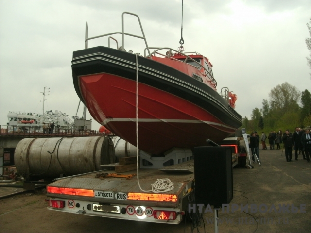 Построенный ЦКБ по СПК имени Алексеева рабоче-разъездной катер "Катран" спущен на воду в Нижнем Новгороде