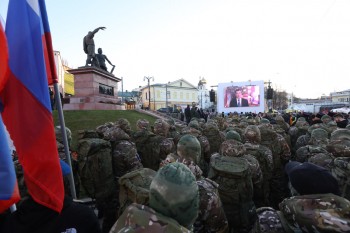Добровольцы в День народного единства отправились из Нижнего Новгорода для дальнейшей службы в зоне СВО