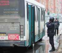 Сотрудники полиции проверяют сообщение о подозрительном предмете найденном в автобусе 41 маршрута в Нижнем Новгороде