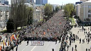 Более 30 тысяч чебоксарцев и гостей города стали участниками Всероссийской акции "Бессмертный полк"
