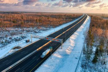 Битум &quot;Газпром нефти&quot; продлит срок службы дорожного покрытия автомагистрали М-12