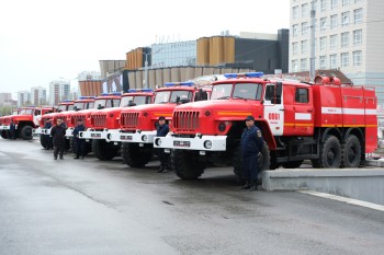 Пятнадцать новых пожарных машин передали огнеборцам Прикамья